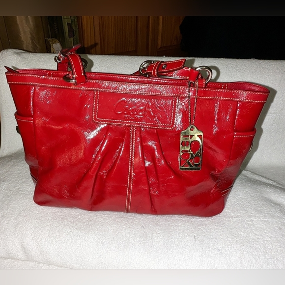 Coach red patent Gallery leather tote. F13761 - Picture 1 of 13